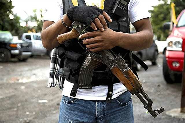 민간 민병대가 멕시코 마약 카르텔을 물리 친 방법